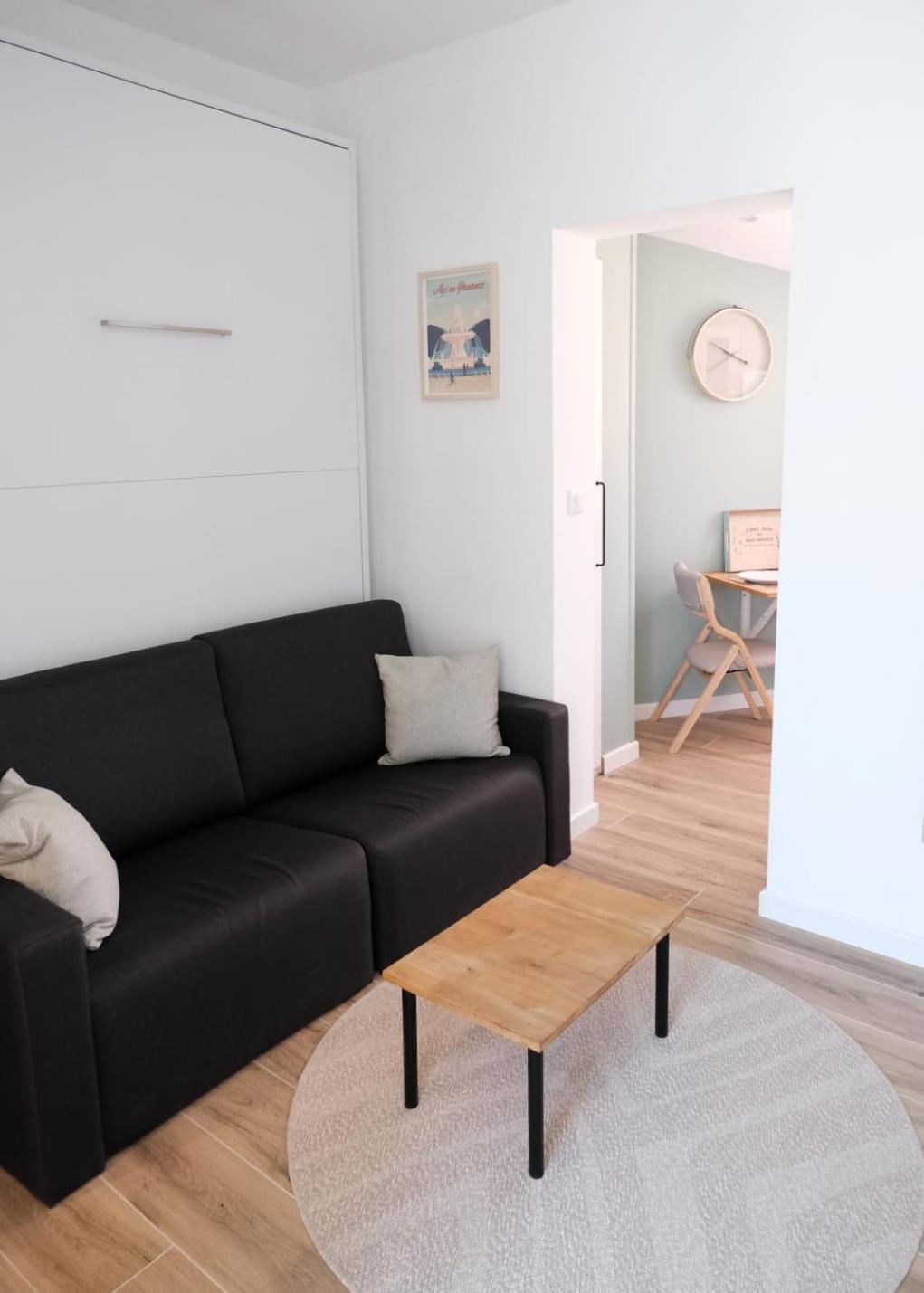 Studio Renove Avec Belle Terrasse 普罗旺斯地区艾克斯 外观 照片